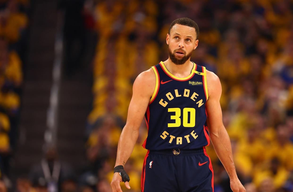 尼克斯绝杀山西队，库里带队取胜