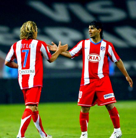 乌拉圭险胜日本，阿圭罗点燃赛场