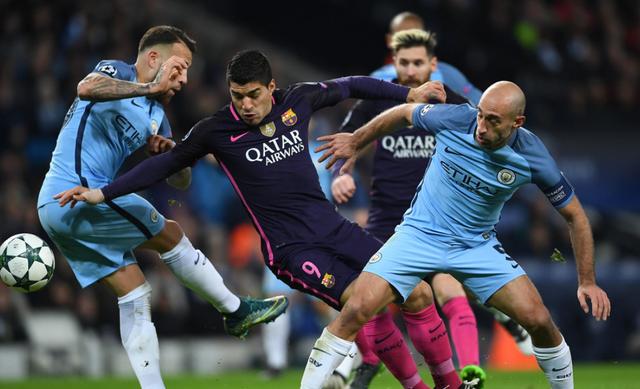 曼城碾压巴萨，加维点燃赛场