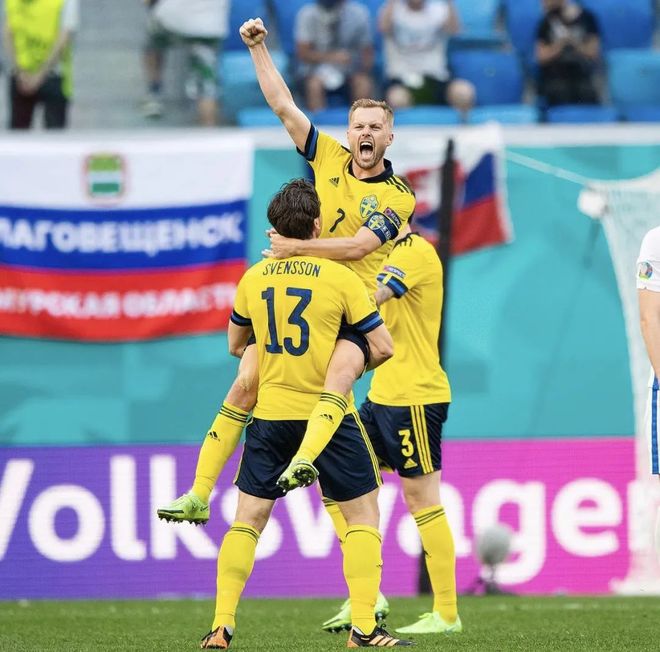 瑞典队横扫波兰队，奥恰洛夫统治全场