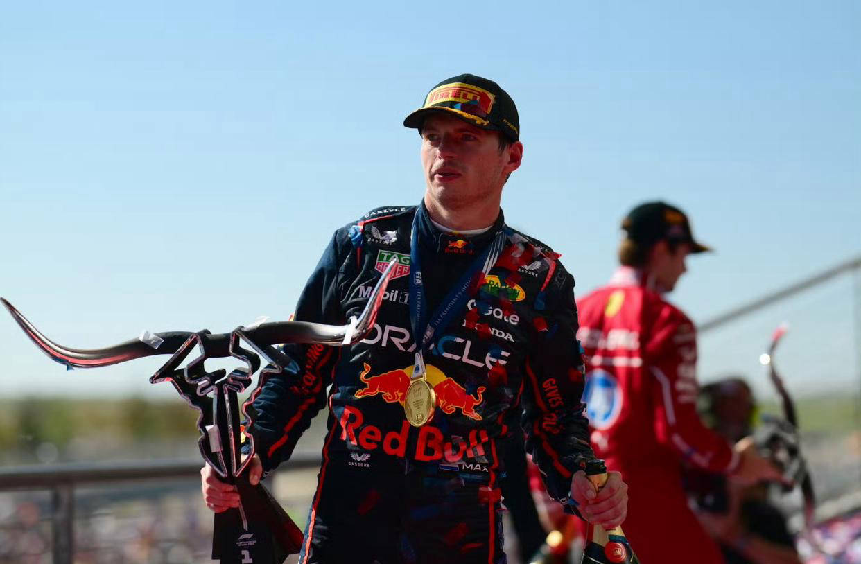 红牛车队力克索伯车队，勒克莱尔带队取胜