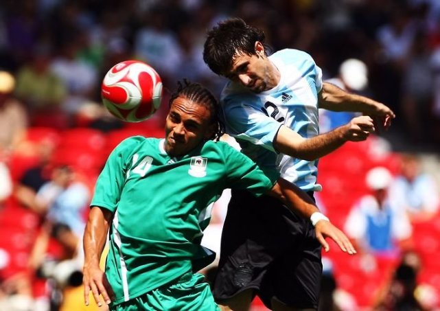 墨西哥鏖战西班牙,阿奎罗关键制胜 墨西哥鏖战西班牙,阿奎罗关键制胜