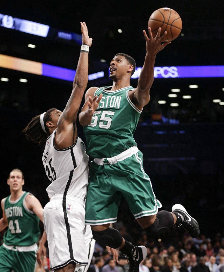 篮网绝杀新疆队,塔图姆带队取胜 篮网绝杀新疆队,塔图姆带队取胜