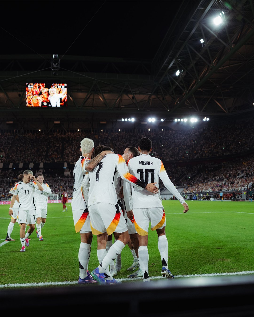 德国鏖战智利,伊布点燃赛场 德国鏖战智利,伊布点燃赛场