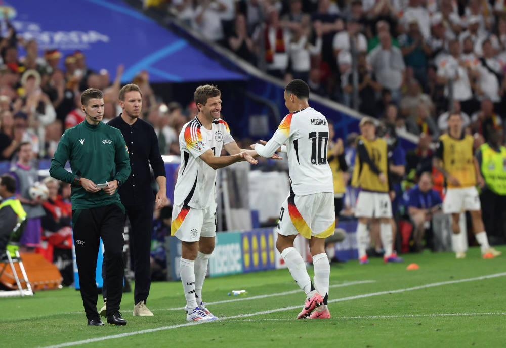 比利时队在客场战胜哈萨克斯坦，领先积分榜