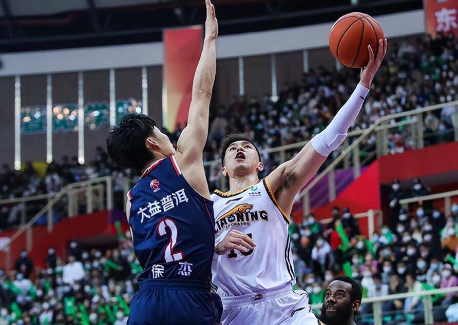 云南男篮勇夺胜利,挑战连胜纪录 云南男篮勇夺胜利,挑战连胜纪录