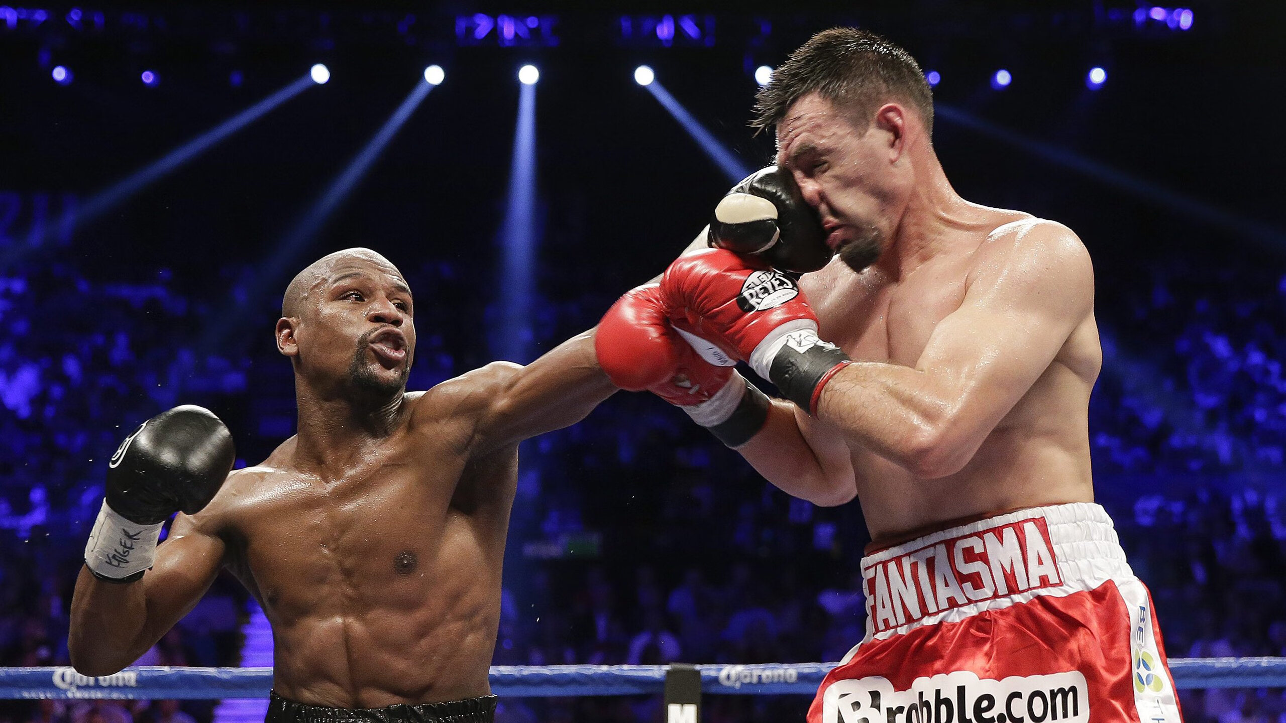 跨界绝杀时刻,当黄蜂的终场哨与英超的争冠号角同时响起