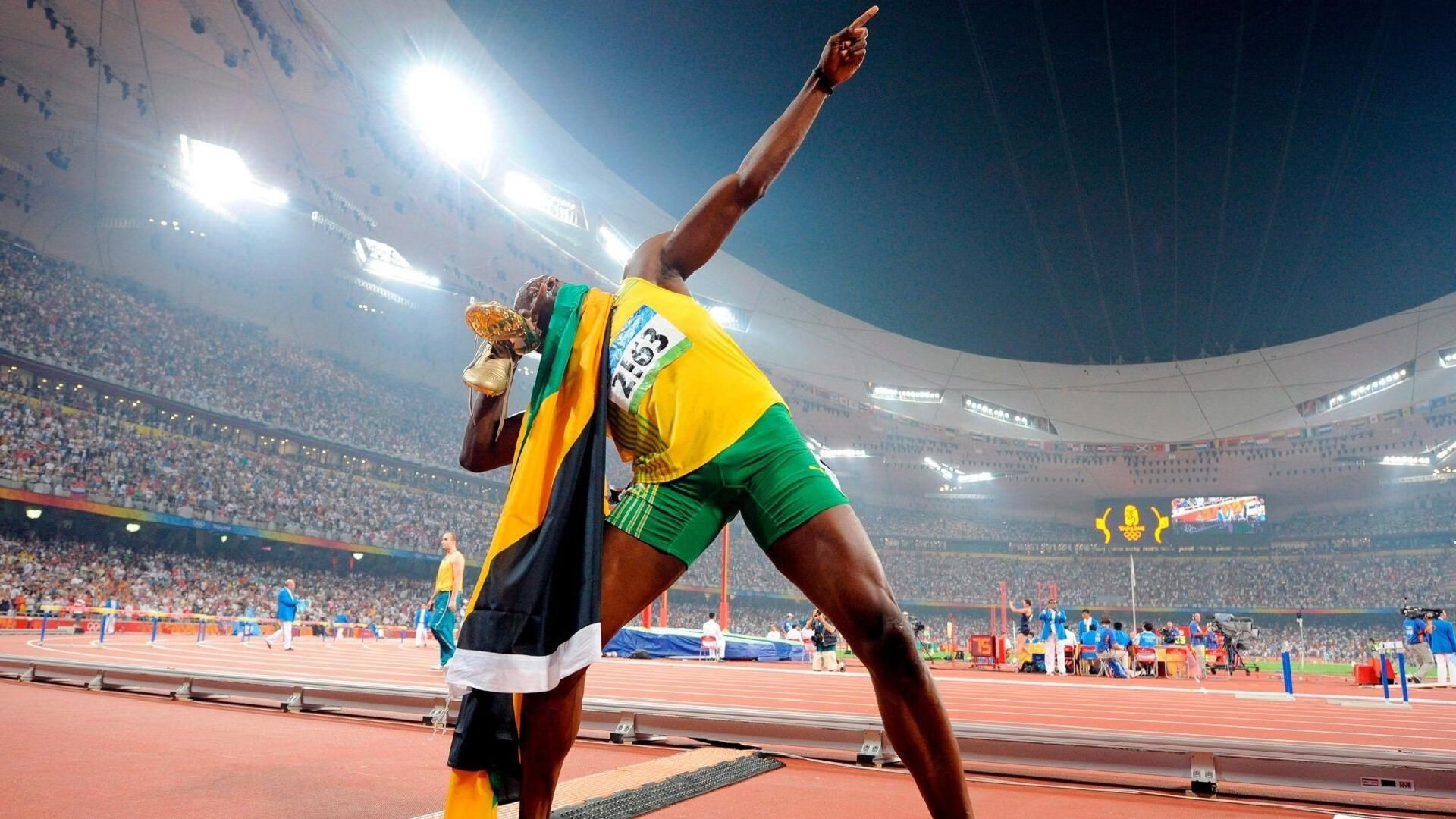 马丁内利闪耀全场,澳大利亚式压迫足球横扫勒沃库森